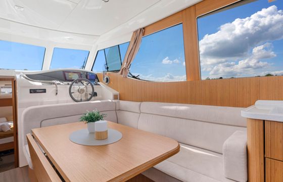Greenline 33 Dalen Electric yacht