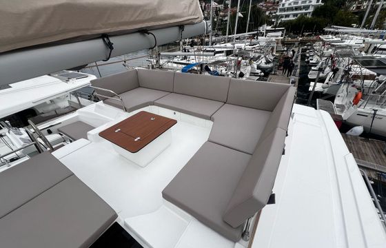 Fountaine Pajot Tanna 47 Blue Angel