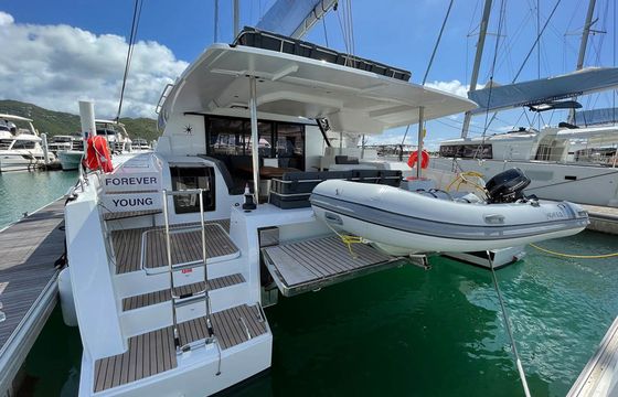 Fountaine Pajot Tanna 47 Knotty Cat