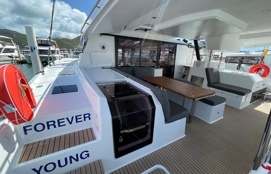 Fountaine Pajot Tanna 47 Knotty Cat