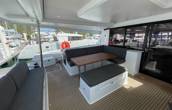 Fountaine Pajot Tanna 47 Knotty Cat