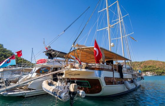 Gulet 91 Happy Hours