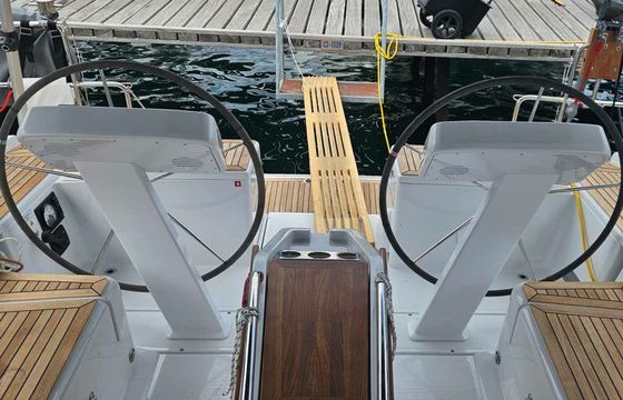 Hanse 458 Apple