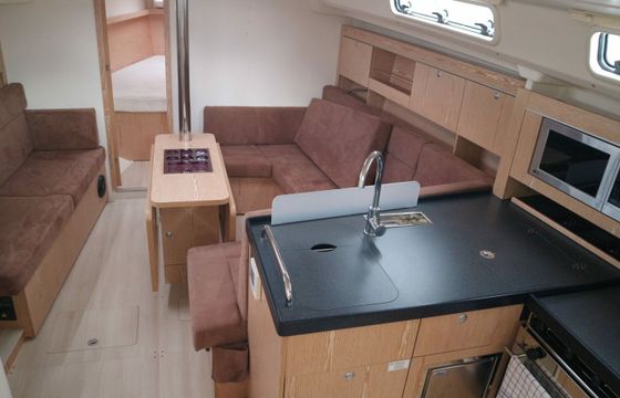Hanse 385 Four