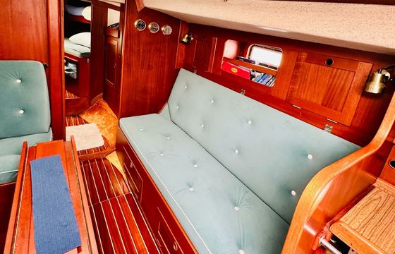Hallberg Rassy 352 Viking Queen