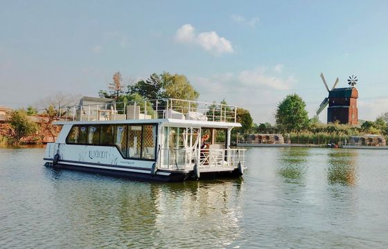 Houseboat Luxboot Lillit 2