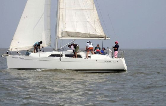 Hanse 325 Peace and Plenty