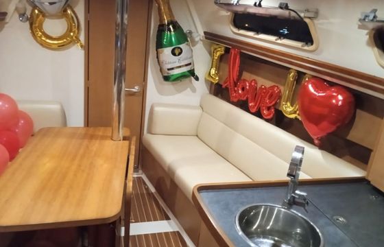 Hanse 325 Peace and Plenty