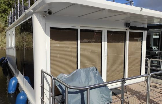 Houseboat LT Trimaran 4300 Seensucht