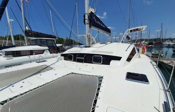 Island Spirit 410 Kaya