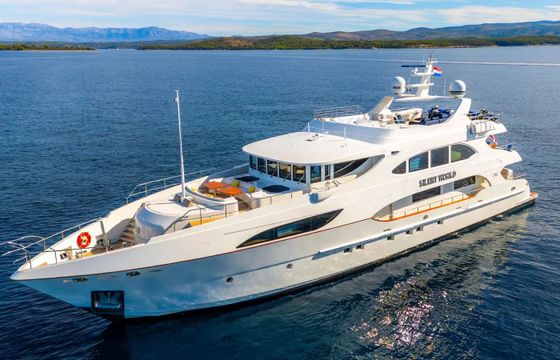 IAG Yachts Primadonna Silent World