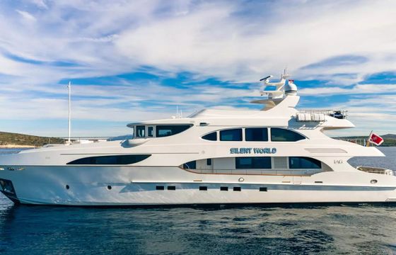 IAG Yachts Primadonna Silent World