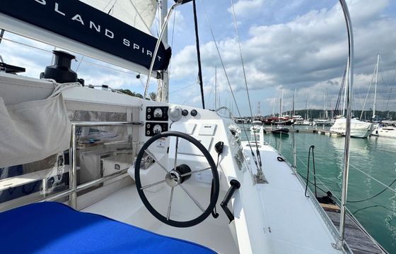 Island Spirit 410 Isle Phantom