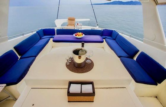 Hatteras 75 Aurora