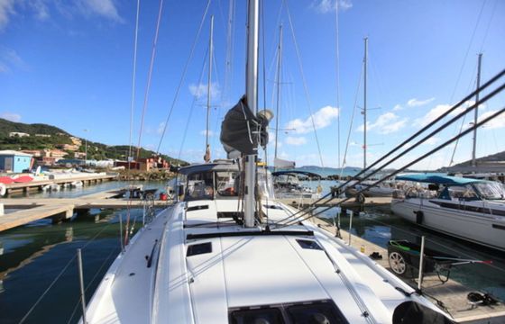 Jeanneau 54 Silver Girl