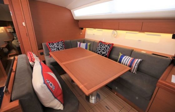 Jeanneau 54 Silver Girl