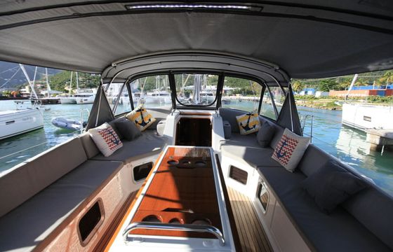 Jeanneau 54 Silver Girl