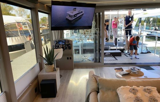 Houseboat Luxboot Lake Suite