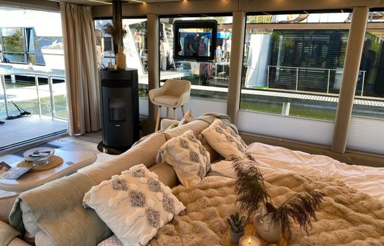 Houseboat Luxboot Lake Suite