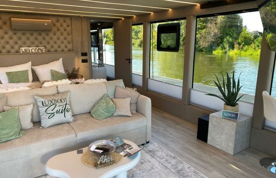 Houseboat Luxboot Lake Suite