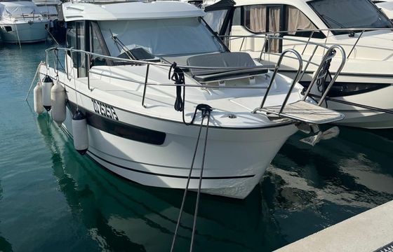 Jeanneau Merry Fisher 895 Likarija