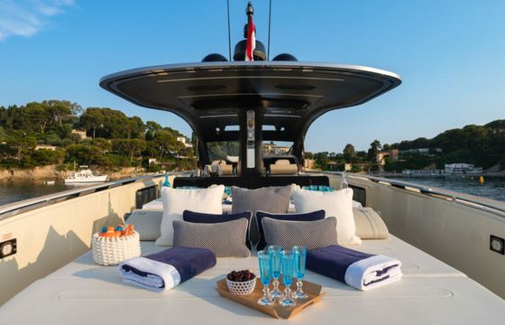 Invictus 46 Baccarat