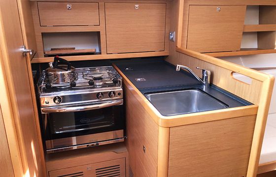 Jeanneau Sun Odyssey 319 Lily