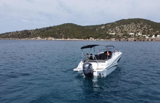 Jeanneau Cap Camarat 7.5 Walkaround