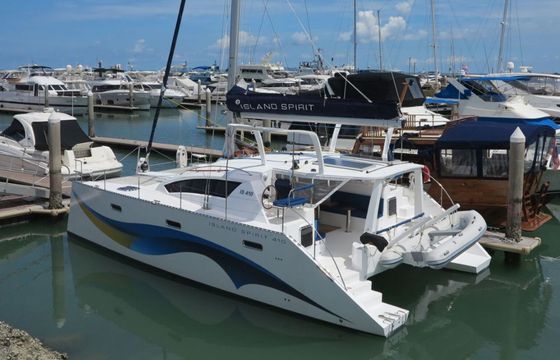 Island Spirit 410 Fortunate Sun