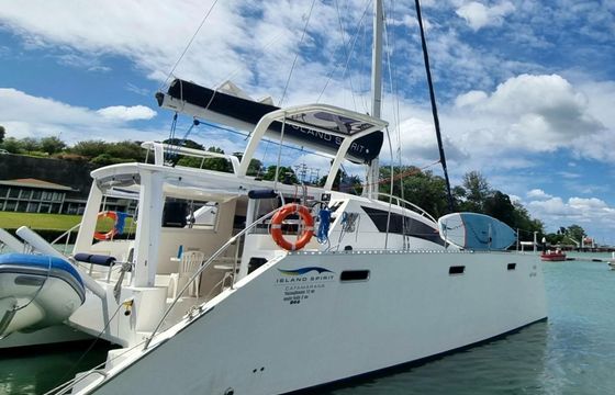 Island Spirit 410 Gauthai