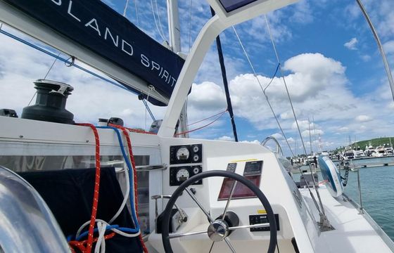 Island Spirit 410 Gauthai