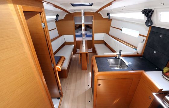 Jeanneau Sun Odyssey 349 Gin Tonic
