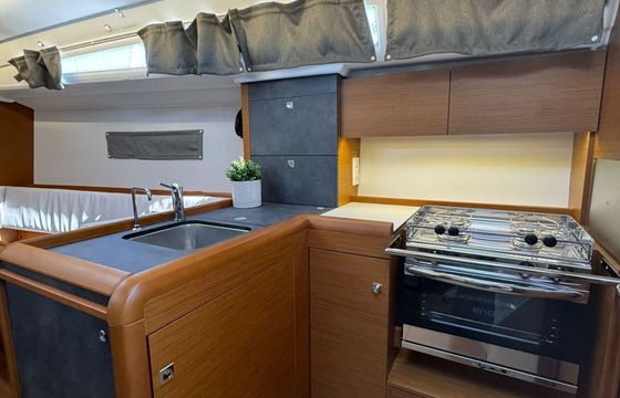 Jeanneau Sun Odyssey 349 Joy Division