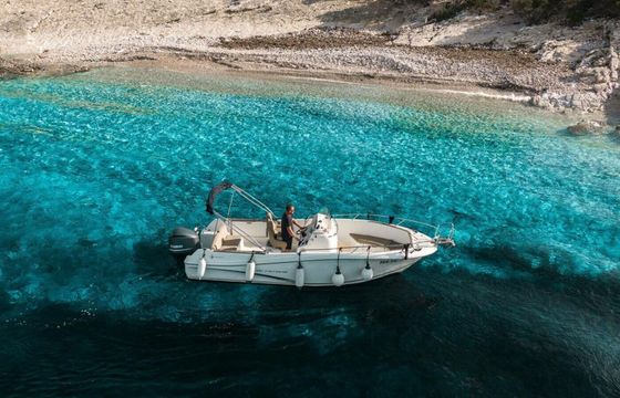 Jeanneau Cap Camarat 7.5 CC 18