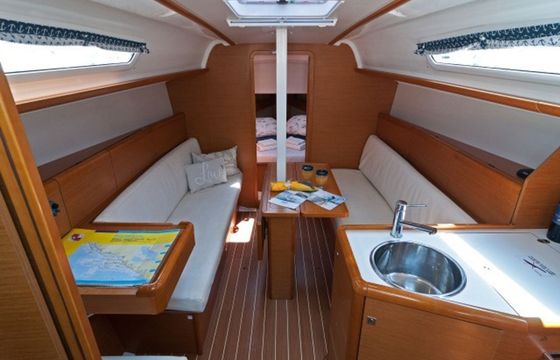 Jeanneau Sun Odyssey 33 Kiki kiss