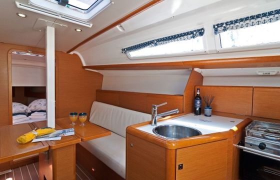 Jeanneau Sun Odyssey 33 Kiki kiss