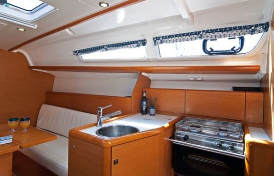 Jeanneau Sun Odyssey 33 Kiki kiss