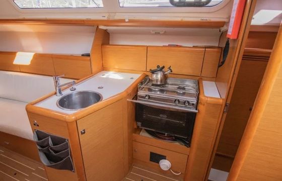 Jeanneau Sun Odyssey 33i Eleni