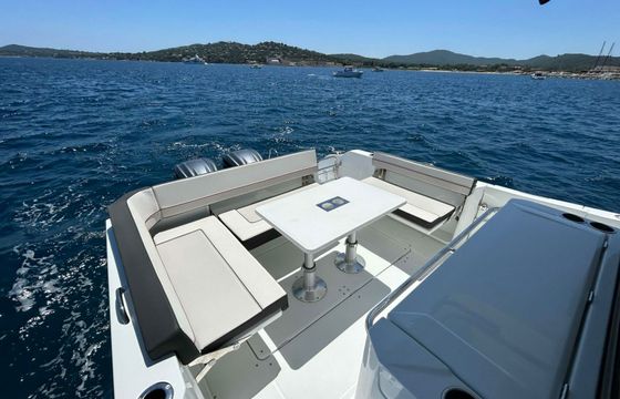 Jeanneau Cap Camarat 9.0 Feel Good