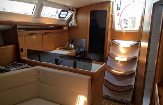 Jeanneau Sun Odyssey 36 Blue Sky
