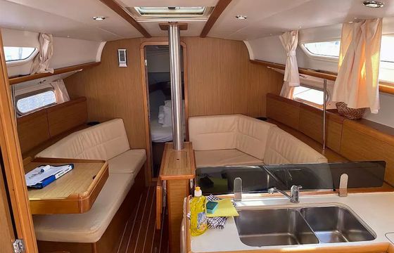 Jeanneau Sun Odyssey 36i Mala