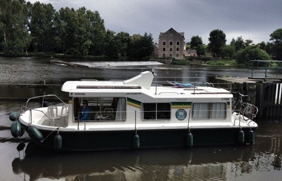 Jeanneau Eau Claire 930 Fly Les Canalous 86
