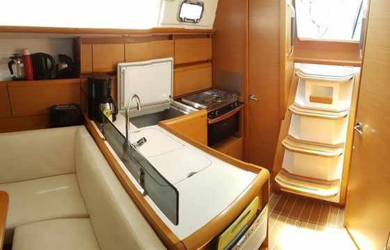 Jeanneau Sun Odyssey 379 B'Elli