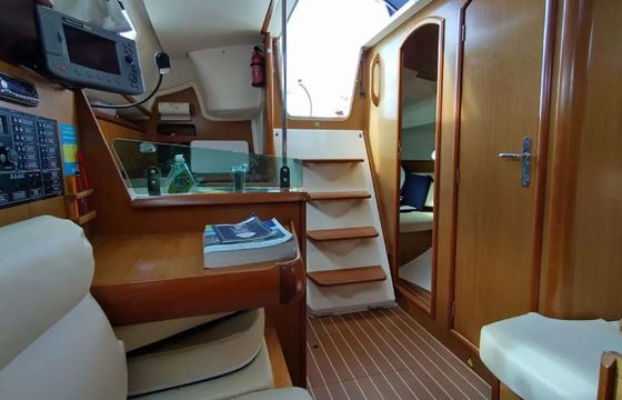Jeanneau Sun Odyssey 32i Jami 3