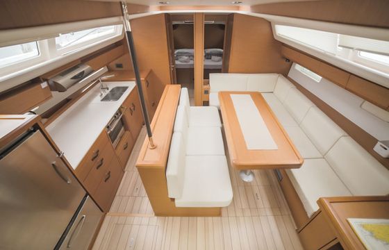 Jeanneau 54 Blue Angel