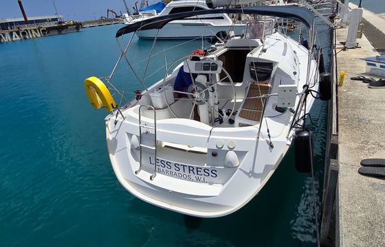 Jeanneau Sun Odyssey 32i Less Stress