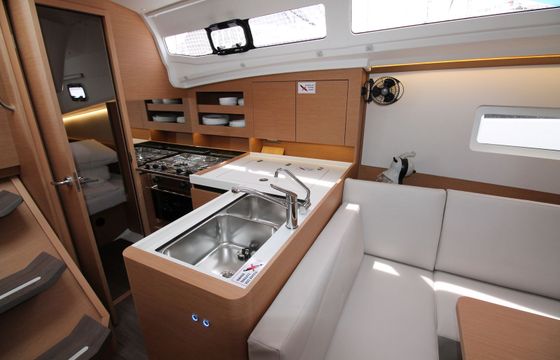 Jeanneau Sun Odyssey 380 Amelie