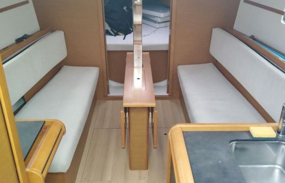 Jeanneau Sun Odyssey 349 Champagne