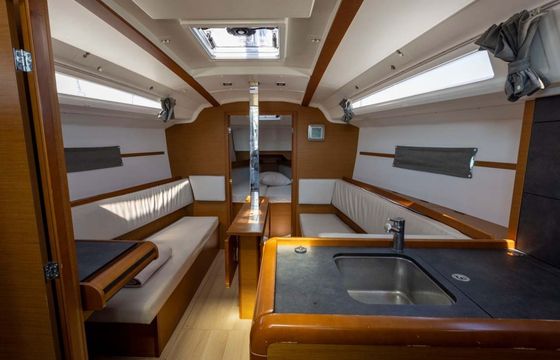 Jeanneau Sun Odyssey 349 In the Mood