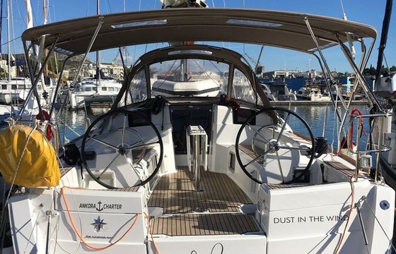 Jeanneau Sun Odyssey 389 Dust in the Wind
